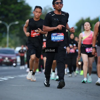 Runner Photo 3704794
