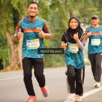 Runner Photo 3704864