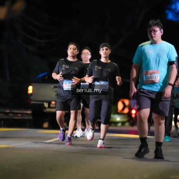 Runner Photo 3704875