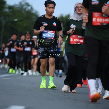 Runner Photo 3704895