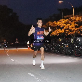 Runner Photo 3704899