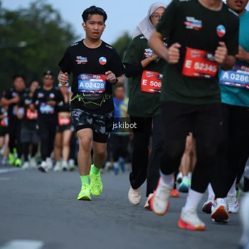 Runner Photo 3704905