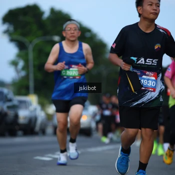 Runner Photo 3704925