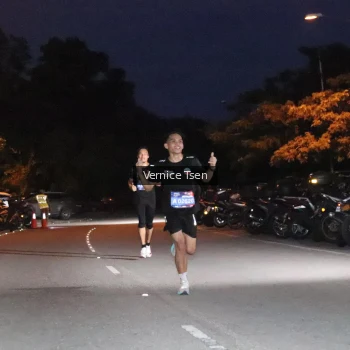 Runner Photo 3704933