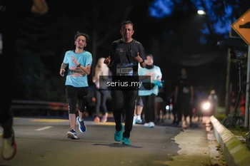 Runner Photo 3704972