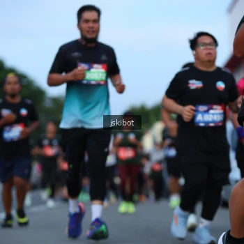 Runner Photo 3704980