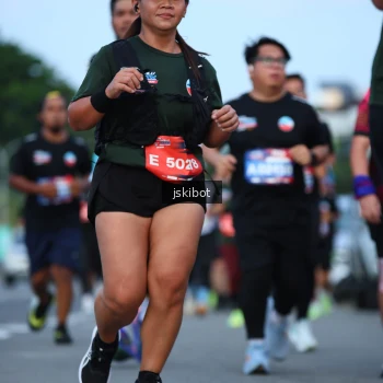 Runner Photo 3705002