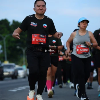 Runner Photo 3705031