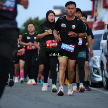 Runner Photo 3705060