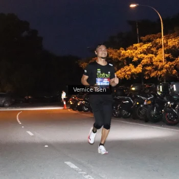 Runner Photo 3705127