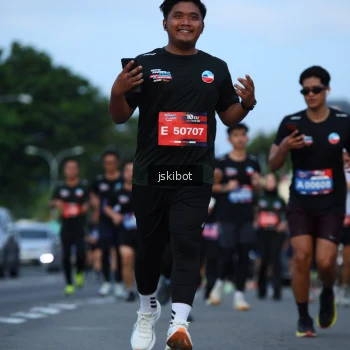 Runner Photo 3705143