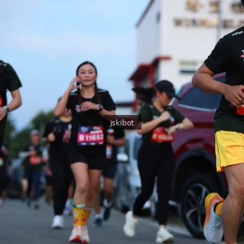 Runner Photo 3705214