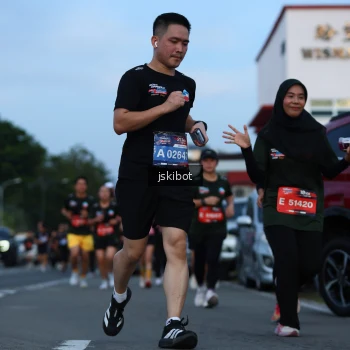 Runner Photo 3705252