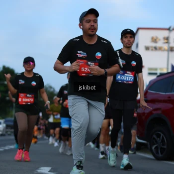 Runner Photo 3705351