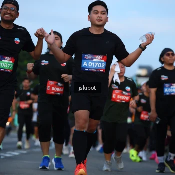 Runner Photo 3705695
