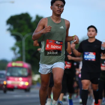 Runner Photo 3705715