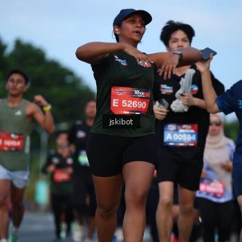 Runner Photo 3705742