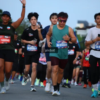 Runner Photo 3705759