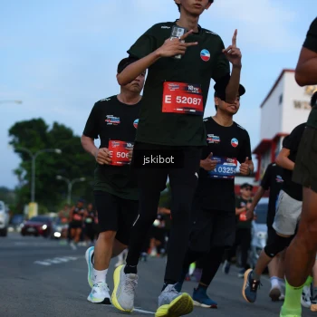 Runner Photo 3705799