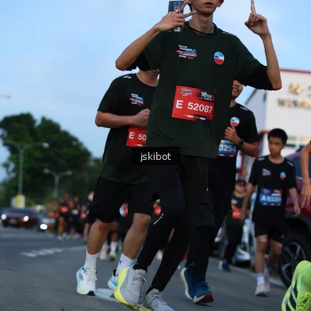 Runner Photo 3705835