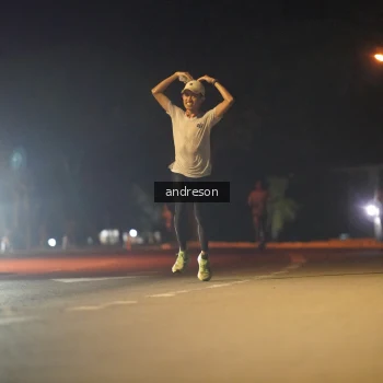 Runner Photo 3705866