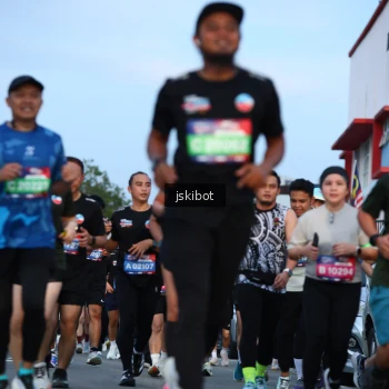 Runner Photo 3706001