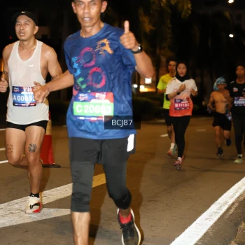 Runner Photo 3706018