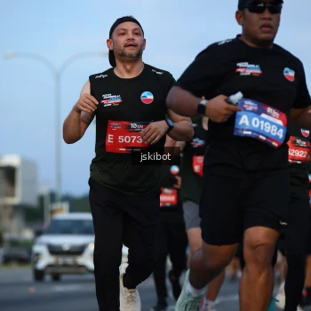 Runner Photo 3706077