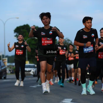 Runner Photo 3706109