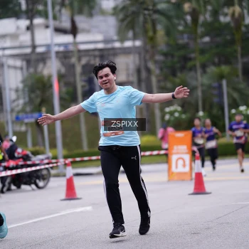 Runner Photo 3706270