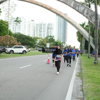 Runner Photo 3706321