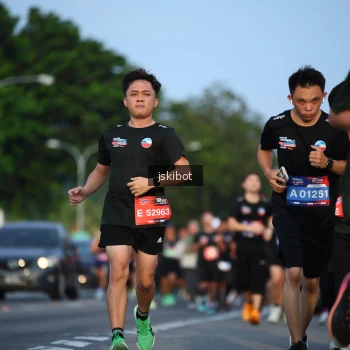 Runner Photo 3706329