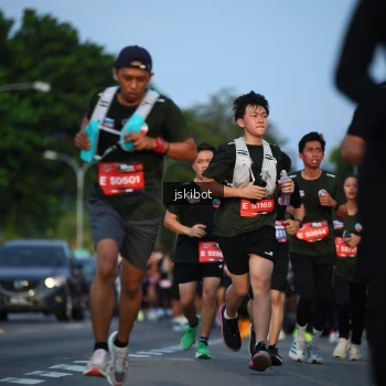Runner Photo 3706334