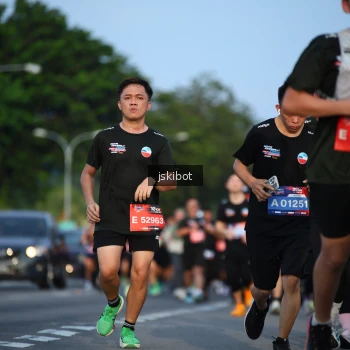 Runner Photo 3706335