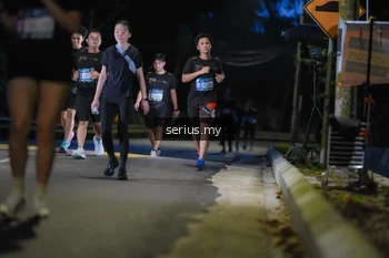 Runner Photo 3706345