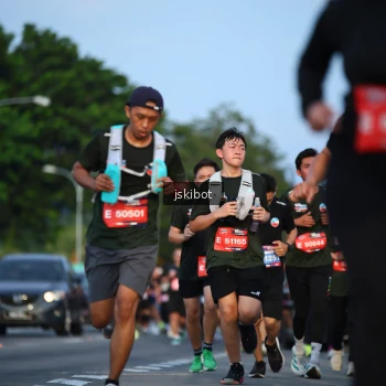 Runner Photo 3706352