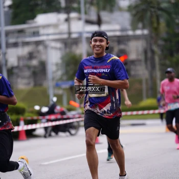 Runner Photo 3706365