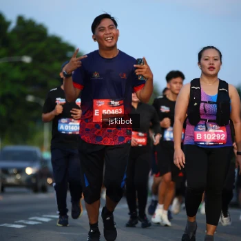 Runner Photo 3706371