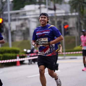 Runner Photo 3706372