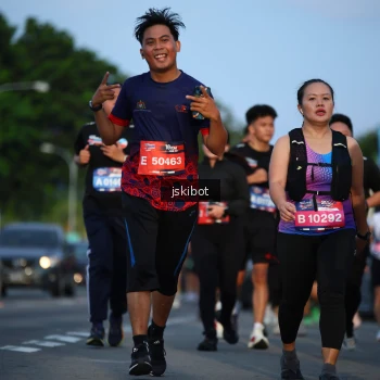 Runner Photo 3706376