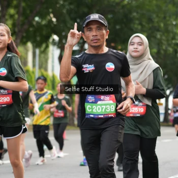 Runner Photo 3706389