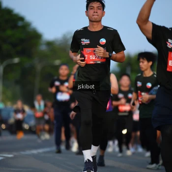 Runner Photo 3706397