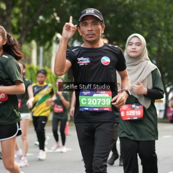 Runner Photo 3706399