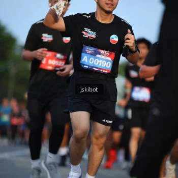 Runner Photo 3706473