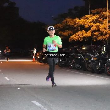 Runner Photo 3706514
