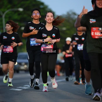 Runner Photo 3706545