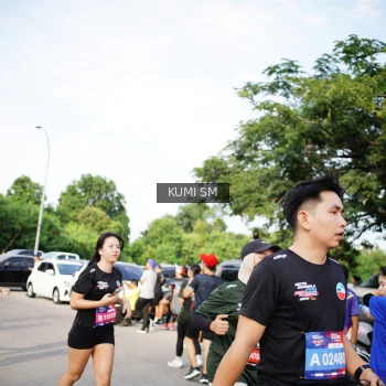 Runner Photo 3706573