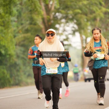 Runner Photo 3706575