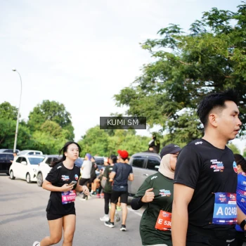 Runner Photo 3706602