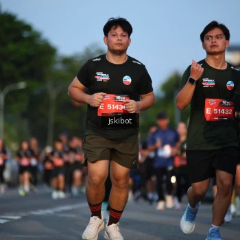 Runner Photo 3706622